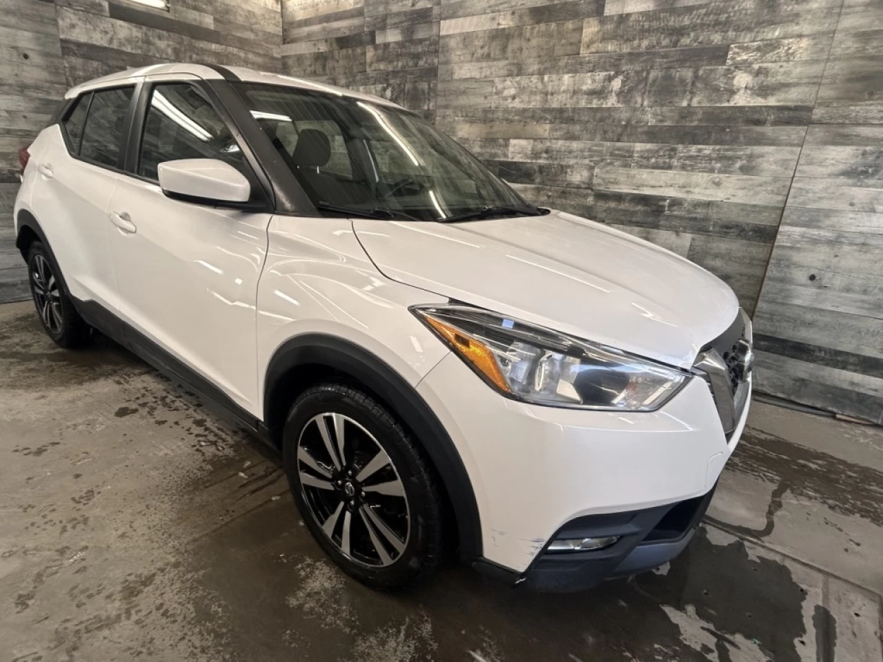 2018 Nissan Kicks SV BLUETOOTH MAGS **APPROUVÉ À 99.9%** Image principale