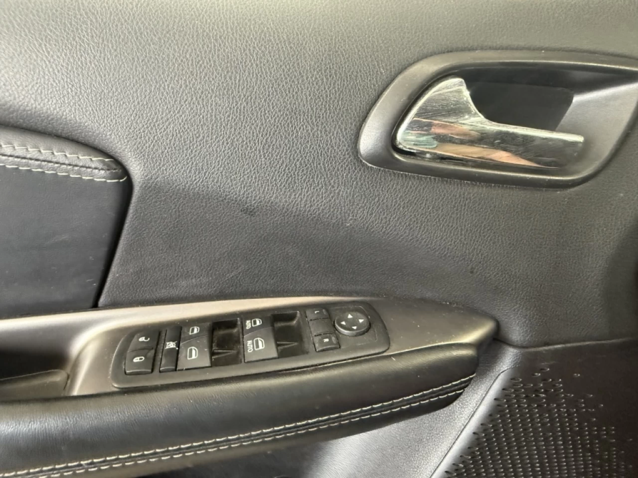 2017 Dodge Journey Crossroad AWD 7 PASS CUIR TOIT **APPROUVÉ À 99.9%* Main Image