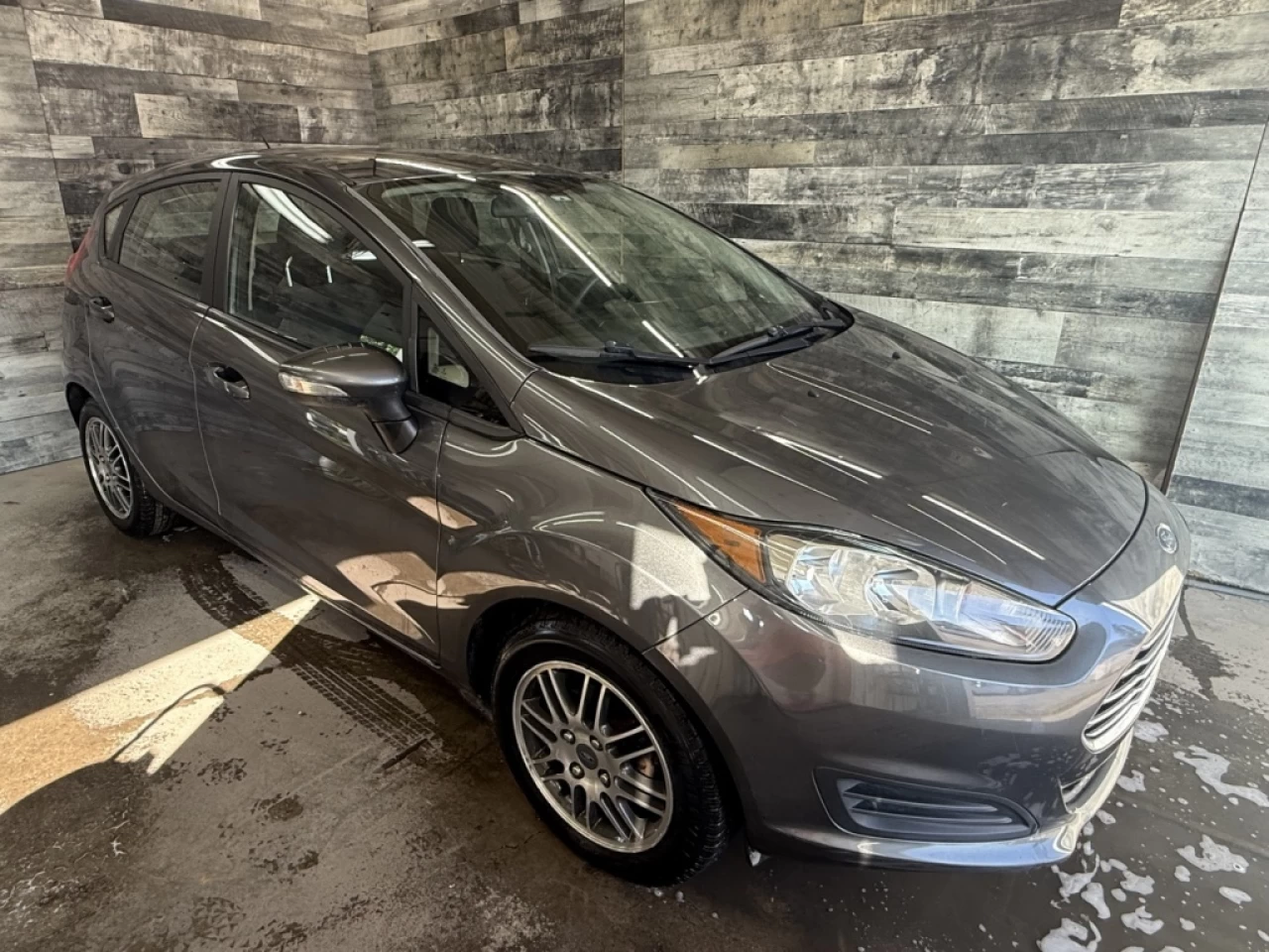 2017 Ford Fiesta SE AUTO BLUETOOTH S,CHAUFFANT **APPROUVÉE 99,9%** Main Image