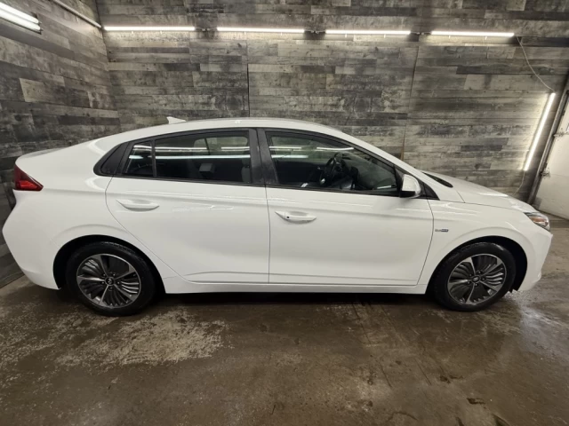 Hyundai Ioniq Privilégié HYBRIDE APPLE CAR PLAY NAV **APPROUVÉE 2020