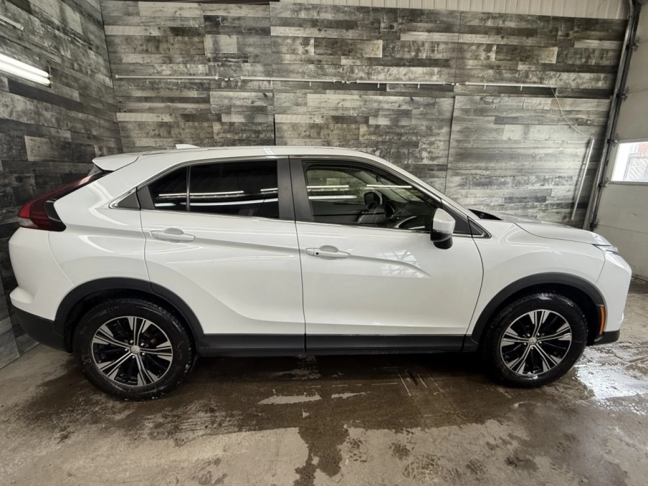 2022 Mitsubishi Eclipse Cross SE AWD CAM DE RECUL ** APPROUVÉ À 99.9%** Image principale