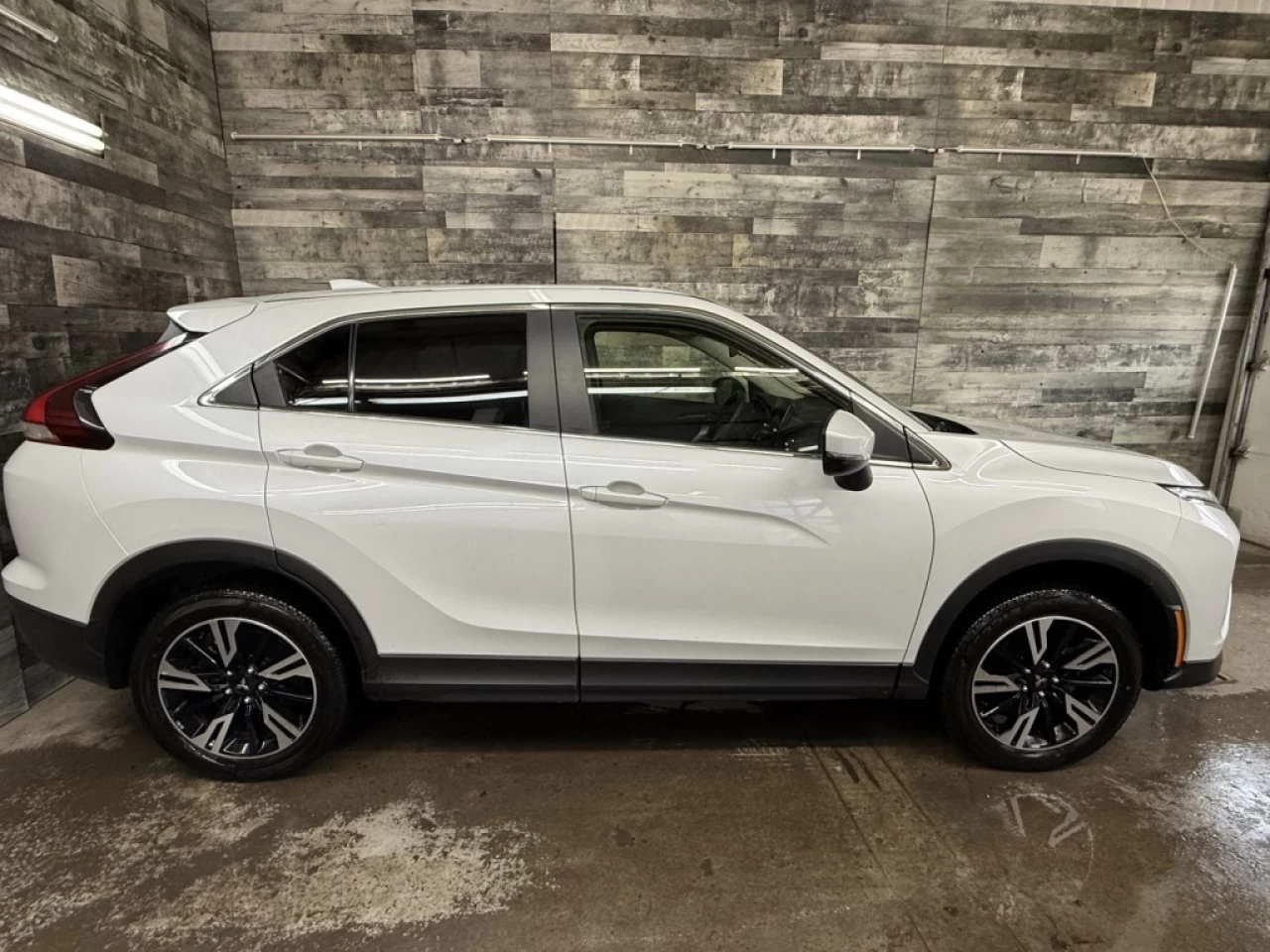 2023 Mitsubishi Eclipse Cross ES AWD BLUETOOTH CAMÉRA DE RECUL **APPROUVÉ À 99.9 Main Image