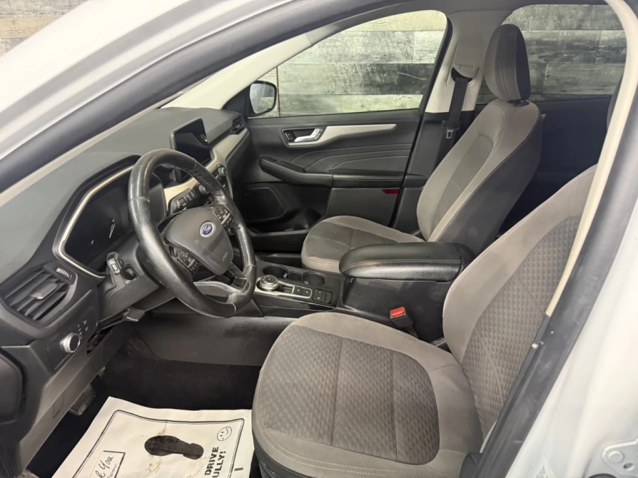 2021 Ford Escape SE AWD CAM DE RECUL ** APPROUVÉ À 99.9%** Main Image