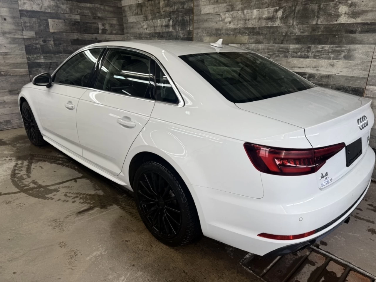 2018 Audi A4 Technik AWD CUIR NAV TOIT Image principale