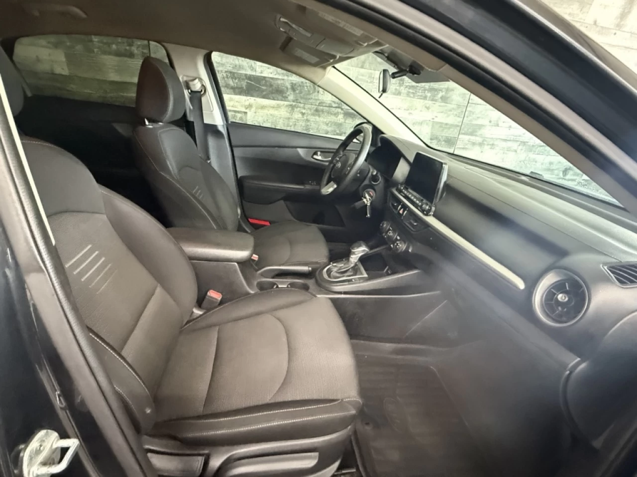 2020 Kia Forte LX Sieges chauffant Bluetooth **ApprouvÉe 99,9%** Main Image