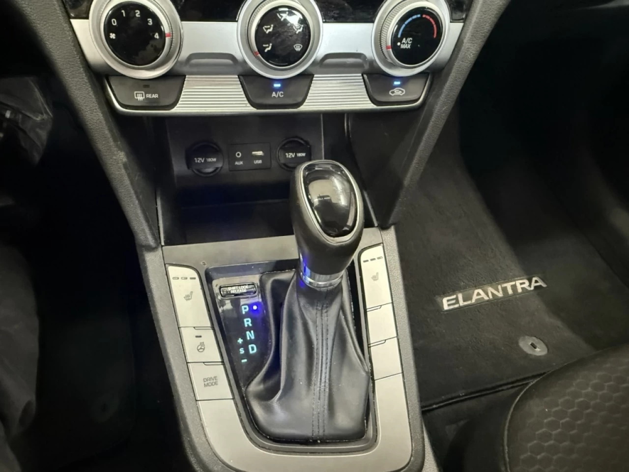 2019 Hyundai Elantra Preferred  Auto Bluetooth ** APPROUVÉ À ** 99.9% Image principale