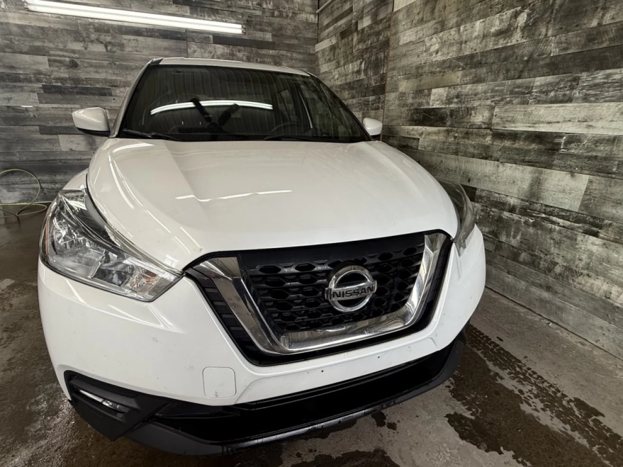 2019 Nissan Kicks SV Bluetooth sieges chauffant commande au volant** Main Image