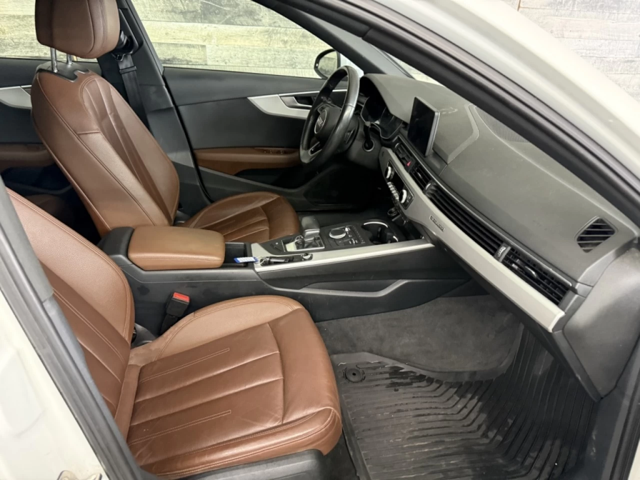 2019 Audi berline A4 Komfort Toit Cuir Sieges chauffant Bluetooth**Appr Main Image