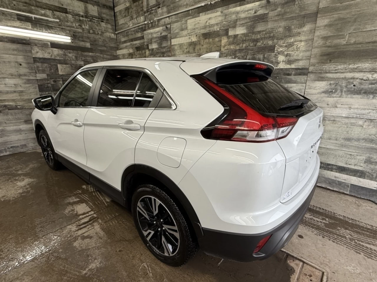 2023 Mitsubishi Eclipse Cross ES AWD BLUETOOTH CAMÉRA DE RECUL **APPROUVÉ À 99.9 Main Image