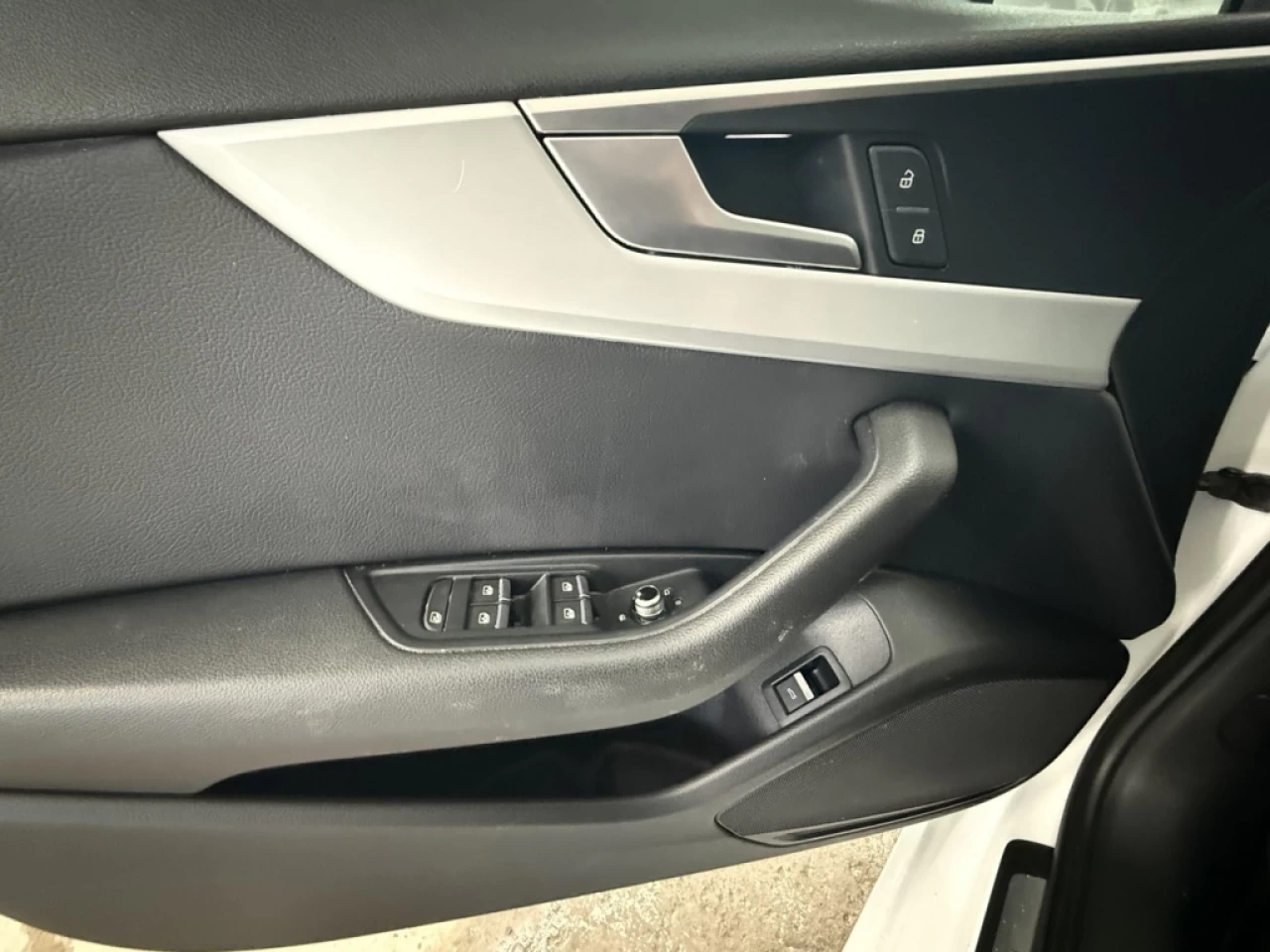 2018 Audi A4 Komfort S TRONIC AWD CUIR TOIT **APPROUVÉ À 99.9%* Main Image