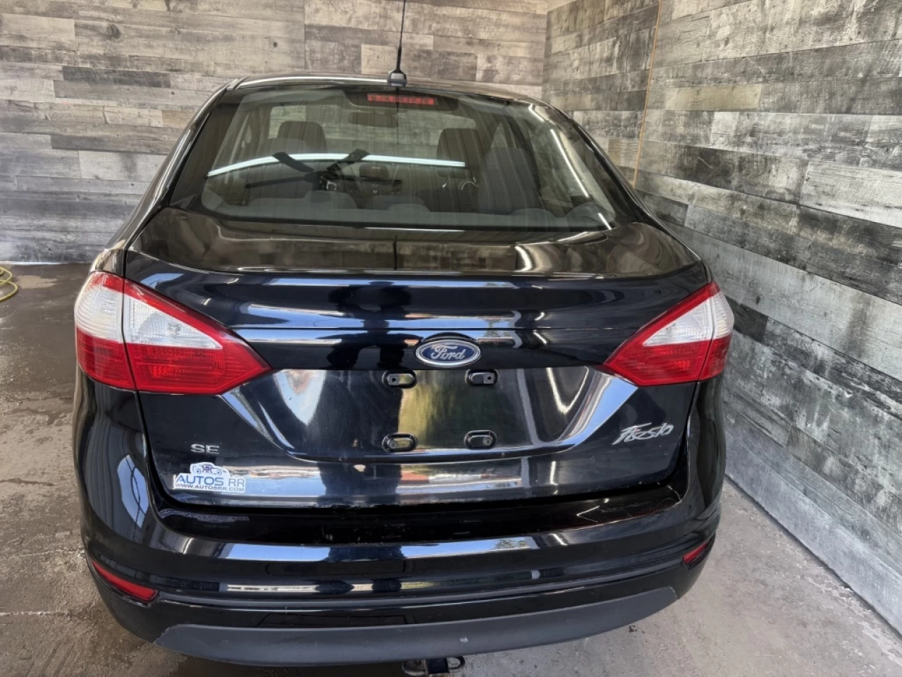 2017 Ford Fiesta SE AUTO BLUTOOTH**APPROUVÉE 99,9%** Main Image