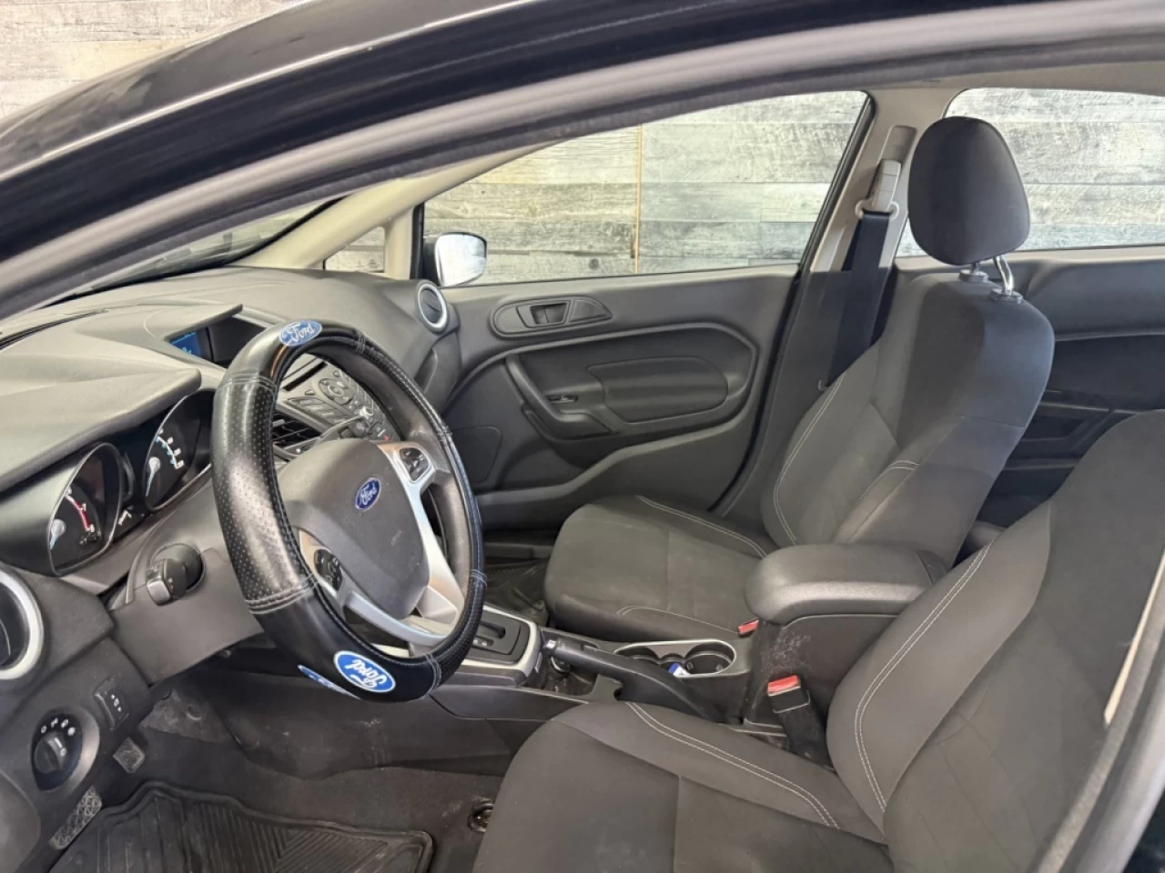 2017 Ford Fiesta SE AUTO BLUTOOTH**APPROUVÉE 99,9%** Main Image