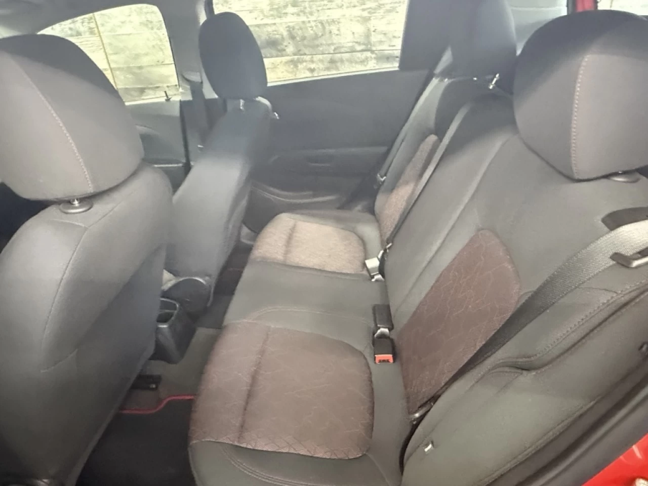 2018 Chevrolet Sonic LT AUTO TOIT CAM DE RECUL **APPROUVÉ À 99.9%** Main Image