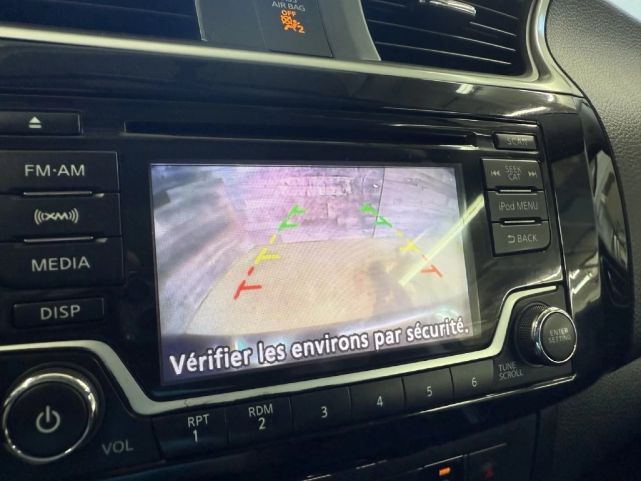 2018 Nissan Sentra SV AUTO TOIT CAM DE RECUL **APPROUVÉ À 99.9%** Main Image