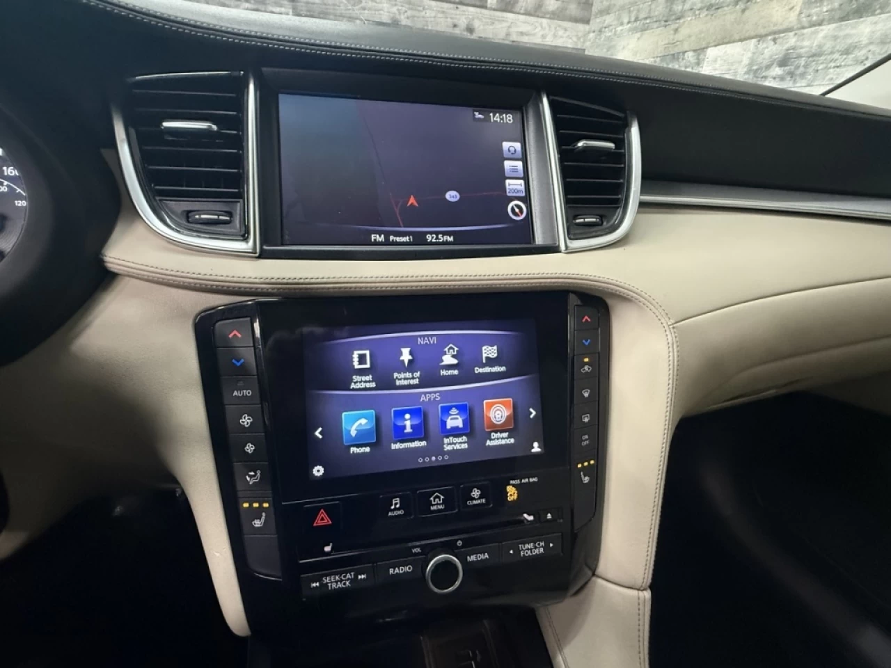 2019 Infiniti QX50 Luxe AWD CUIR TOIT PANO NAV ** APPROUVÉ À 99.9% ** Main Image