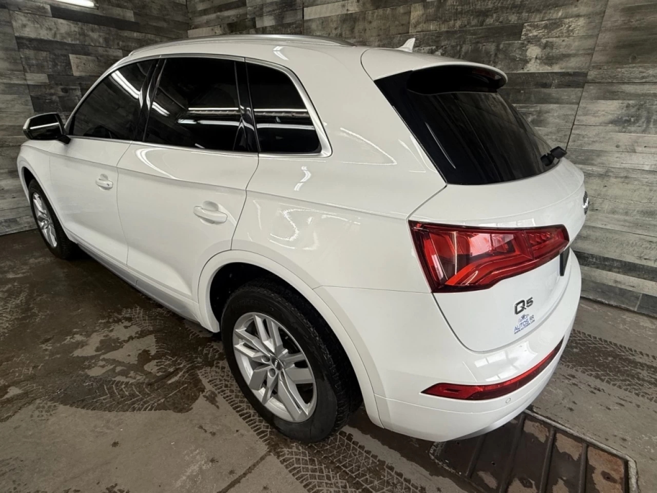 2019 Audi Q5 Komfort AWD CUIR ** APPROUVÉ À 99.9% ** Main Image