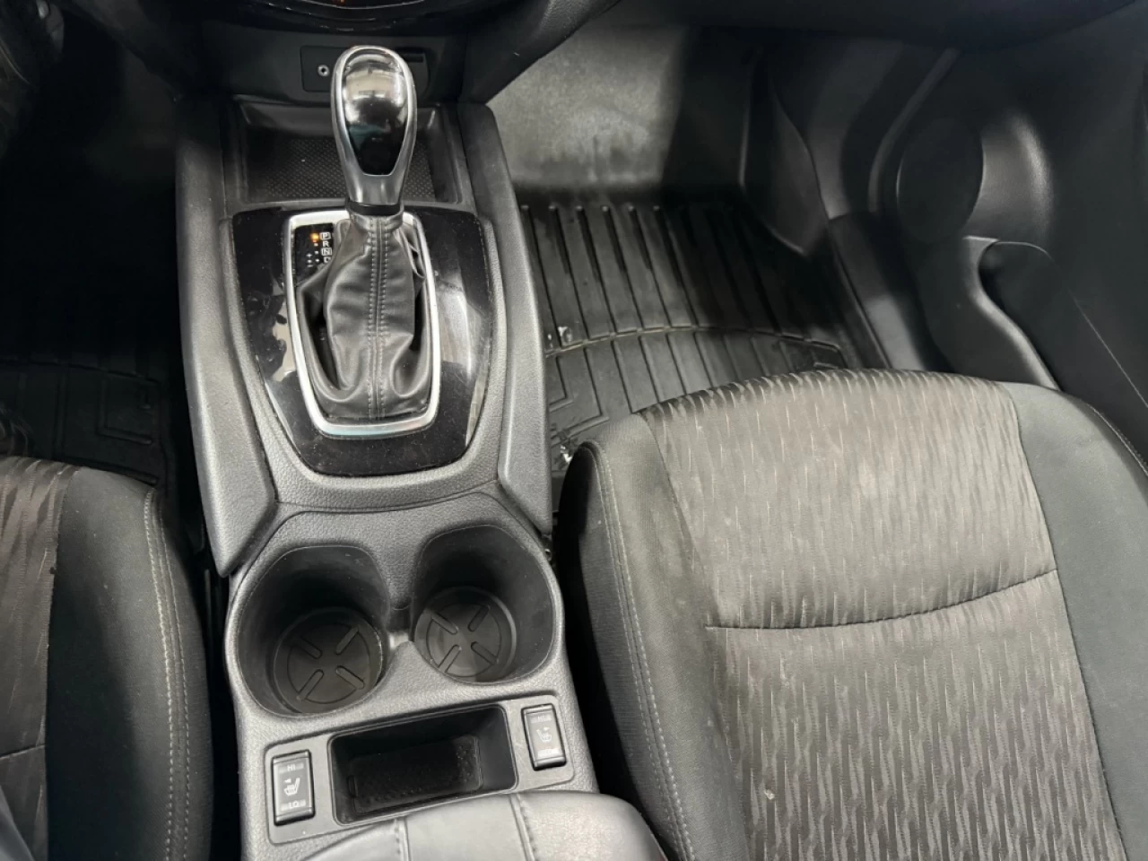 2020 Nissan Rogue SV Awd Cam de recul mags  ** APPROUVÉE 99,9% ** Main Image