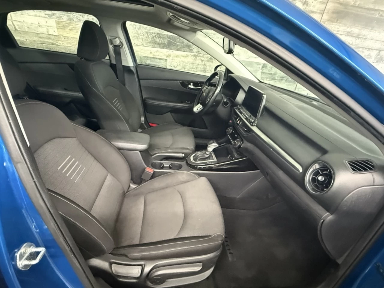 2021 Kia Forte EX Apple CarPlay, Toit, Bluetooth ** APPROUVÉ À 99 Main Image