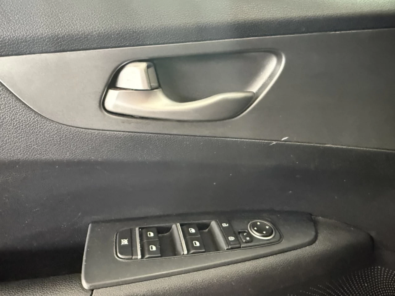 2020 Kia Forte LX Sieges chauffant Bluetooth **ApprouvÉe 99,9%** Main Image