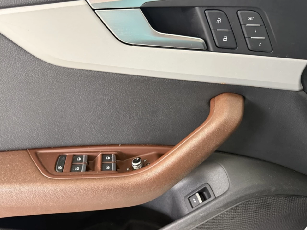 2019 Audi berline A4 Komfort Toit Cuir Sieges chauffant Bluetooth**Appr Main Image