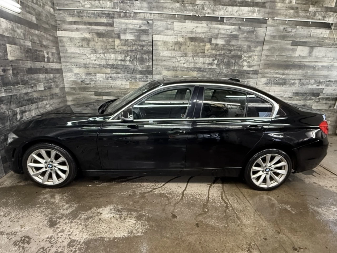 2017 BMW 3 Series 320i xDrive AWD CUIR TOIT **APPRUVÉ À 99.9%** Main Image