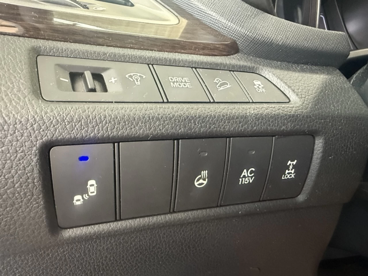 2017 Hyundai Santa Fe XL Luxury AWD 7 PASS CUIR NAV TOIT **APPROUVÉ À 99.9% Main Image