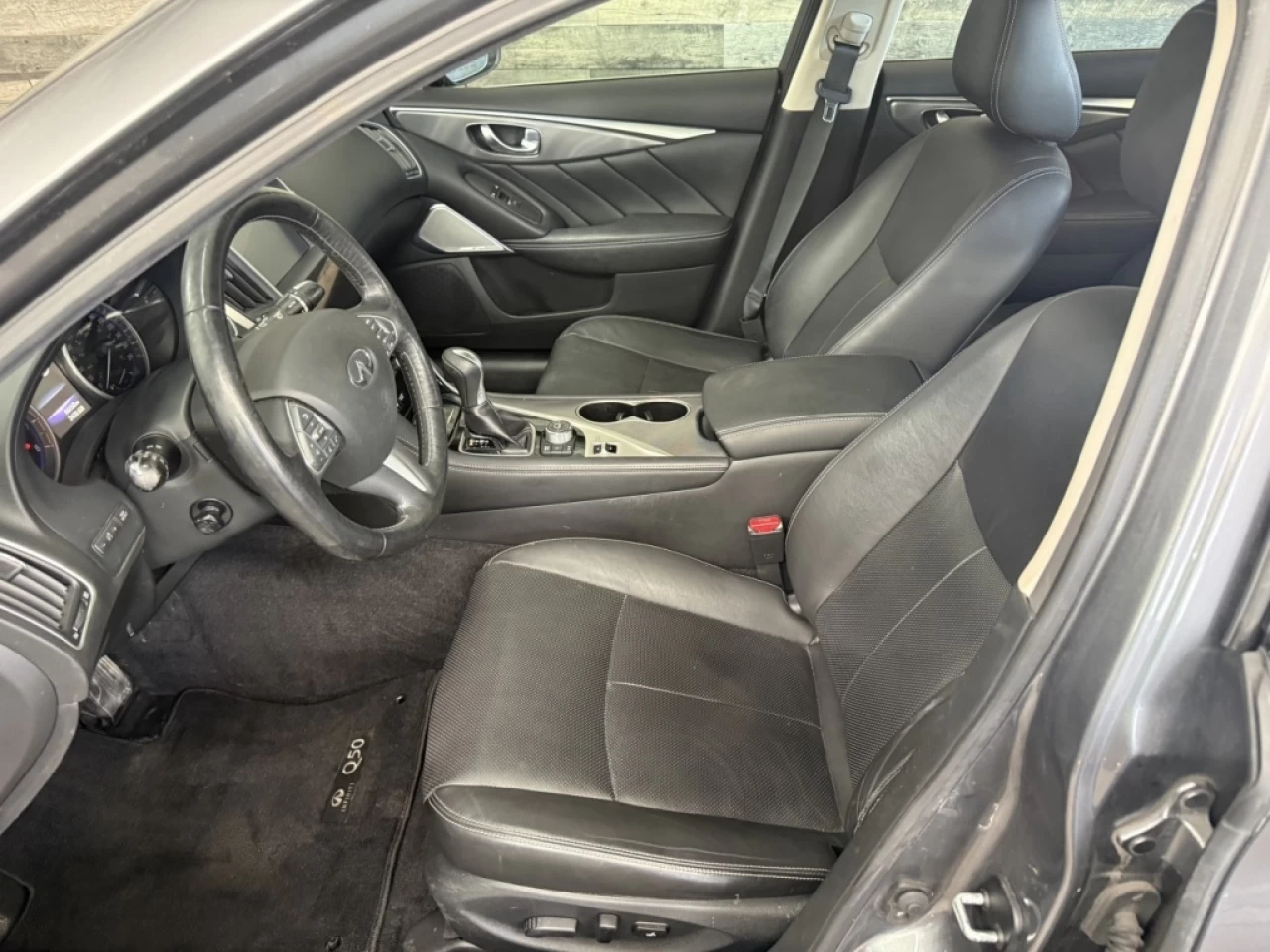 2017 Infiniti Q50 AWD CUIR TOIT NAV **APPROUVÉ À 99.9%** Main Image