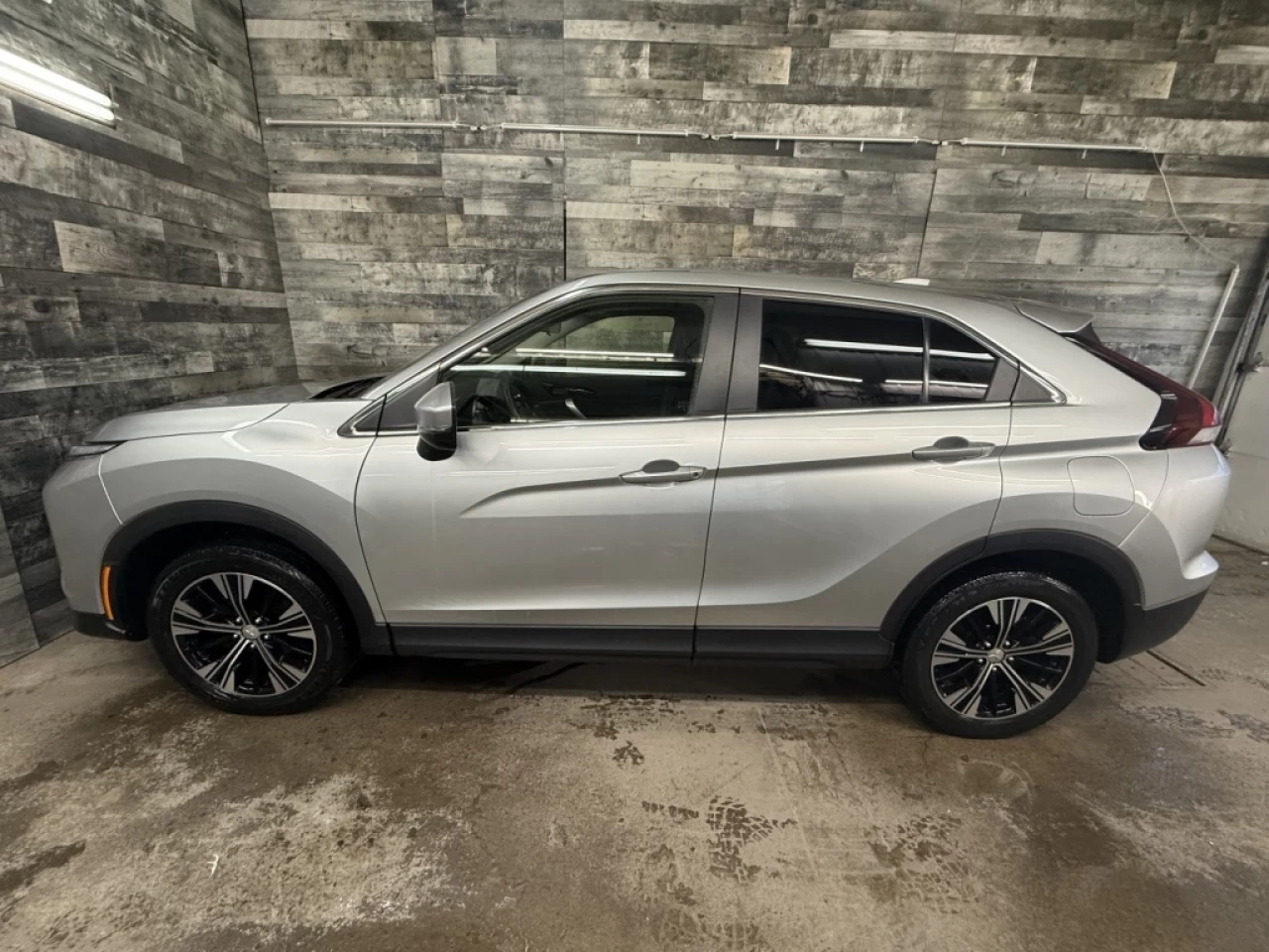 2022 Mitsubishi Eclipse Cross ES AWD BLUETOOTH MAGS **APPROUVÉ À 99.9%** Main Image